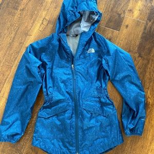 North Face girls jacket/windbreaker. Girls size medium (10-12)